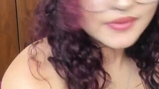 Elf Live Masturbates on Camera and Is Controlled by Her Toy