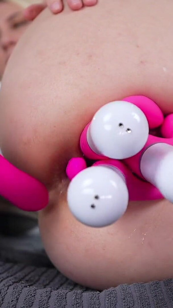 Loosing Control with Multiple Dildos and Vibes in Pussy
