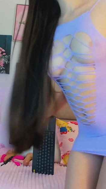 I Please a Fan, Have Sex with Him, and Swallow All His Cum